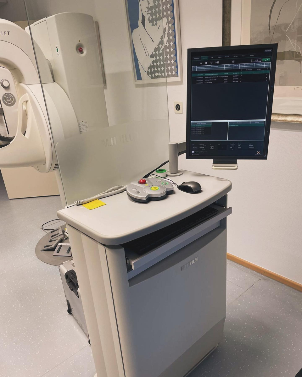 Fujifilm Amulet Mammography SystemYOM: 2011Tube: 2011Detector: 2016