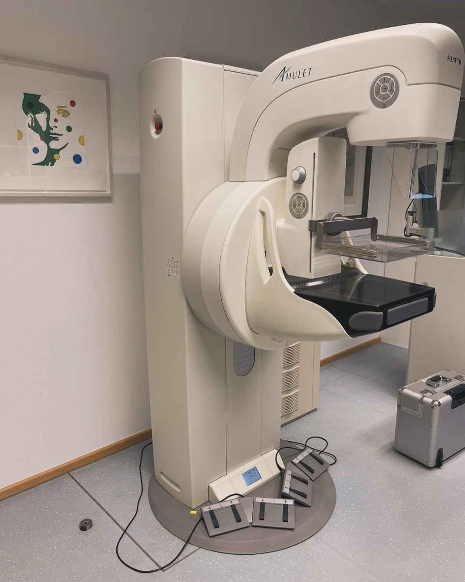 Fujifilm Amulet Mammography SystemYOM: 2011Tube: 2011Detector: 2016